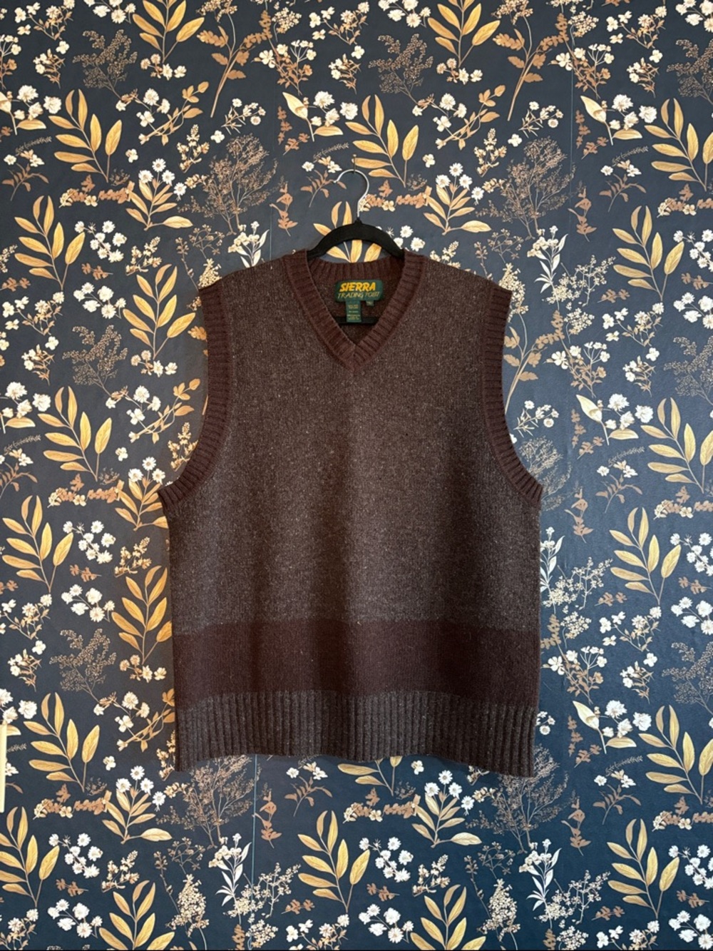 Vintage Sierra Men's Brown 100% Shetland Wool V-Neck Wool Sweater Vest XLT